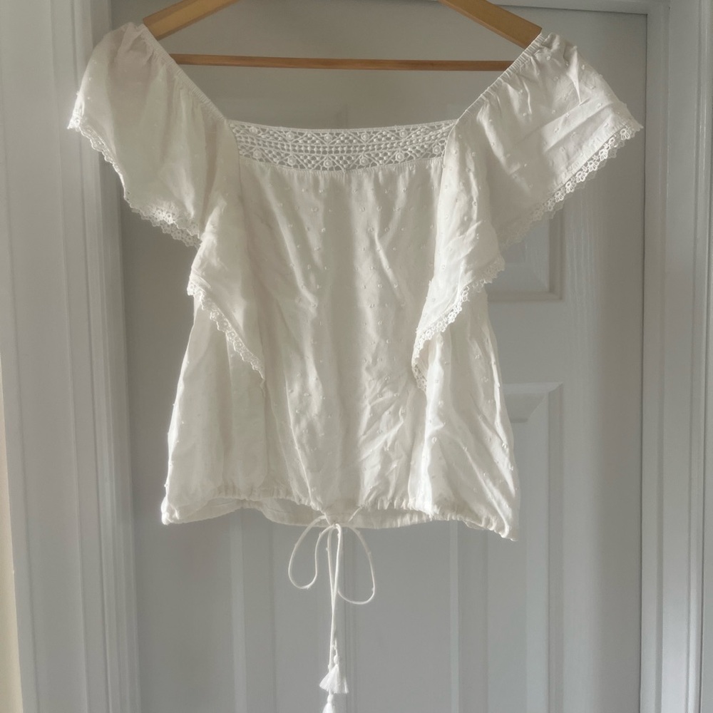 Adorable Altar'd State White Flutter Sleeve Blouse with Tie Front